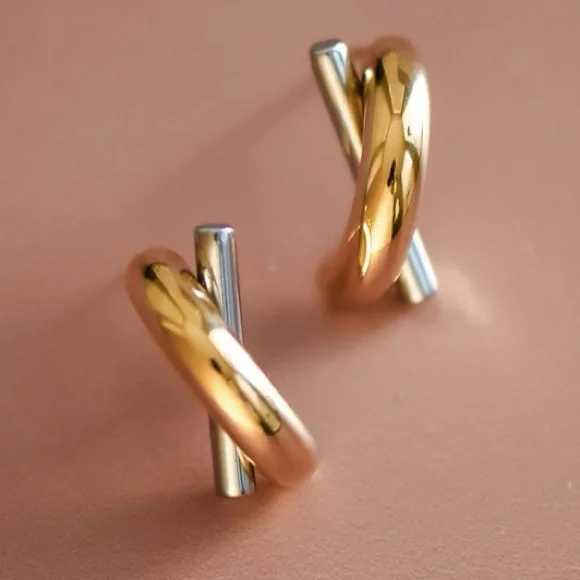 18K Two Tone earrings - Picture 6 of 6